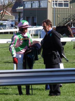 Aintree 04 Apr 09 red f.jpg