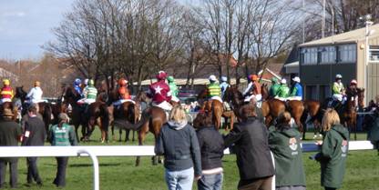 Aintree 04 Apr 09 red i.jpg