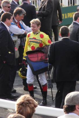 Aintree 09 April 2011 u r.jpg