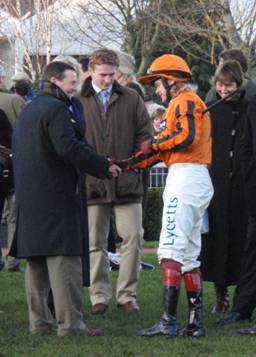 Cheltenham 12 Dec 09 d red.jpg