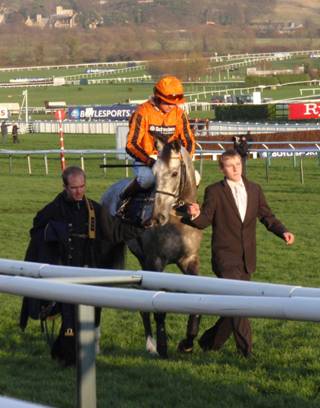 Cheltenham 12 Dec 09 e red.jpg