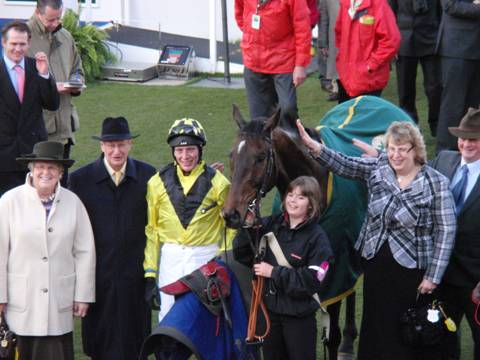 Cheltenham Day 4 2011 q r.jpg