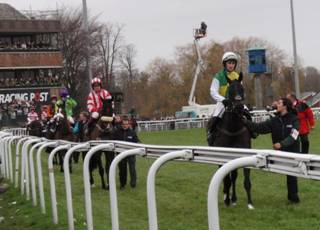 King George VI Chase 2 r.jpg