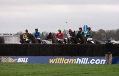 Kempton 26 12 11 Race 2 a r.jpg