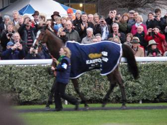 Kempton 26 12 11 Race 5 i r.jpg
