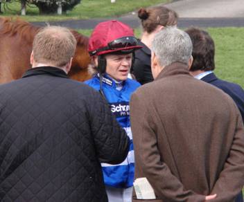 Newbury 26 03 2011 c r.jpg