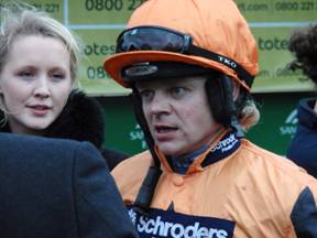 Sandown Park 05 Feb 2011 u r.jpg