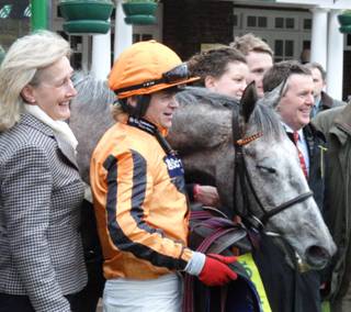 Sandown Park 05 Feb 2011 x r.jpg