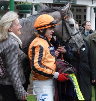 Sandown Park 05 Feb 2011 y r.jpg