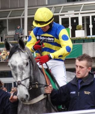 Sandown 7 Mar 09 red h.jpg