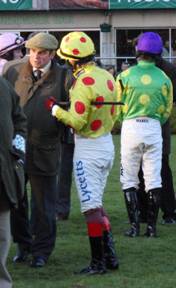 Sandown 08 Jan 2011 a r.jpg