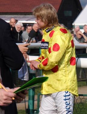 Towcester 28 March 2011 1000 w r.jpg