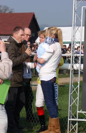 Towcester 28 March 2011 1000 x r.jpg