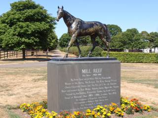 Mill Reef statue.jpg