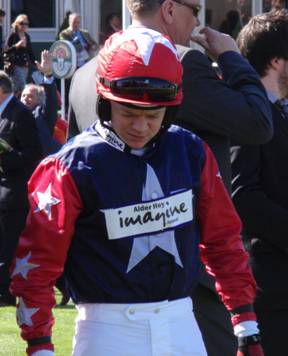 Aintree 08 April 2011 b r.jpg