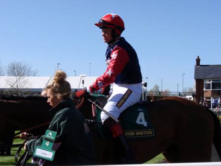 Aintree 08 April 2011 d r.jpg
