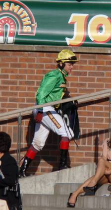 Aintree 08 April 2011 v r.jpg