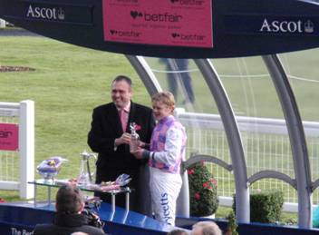 Ascot 14 Feb red 10.jpg