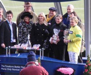 Ascot 14 Feb red 16.jpg