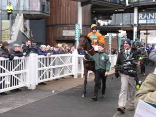 v race 5 Eddies Miracle.jpg