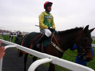 n Race 1 winner Finian's Oscar.jpg