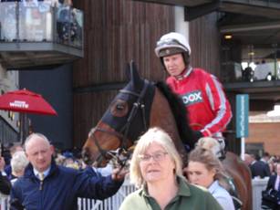 Race 1 Louis' Vac Pouch.jpg