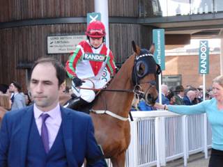 Race 4 h Pearl Swan.jpg