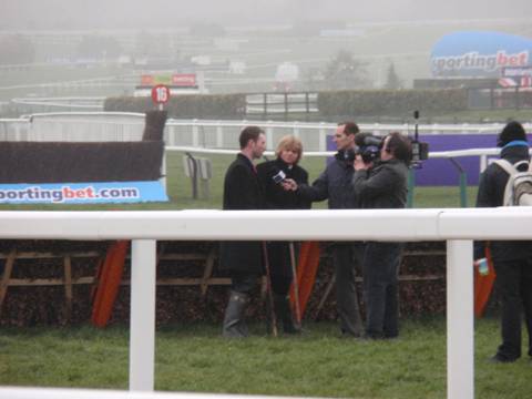 Cheltenham 2011 Day 2 a r.jpg