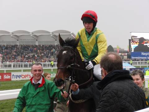 Cheltenham 2011 Day 2 h r.jpg