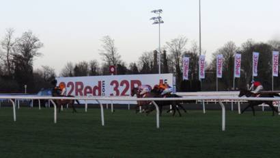 Race 5 n the race to the line.jpg