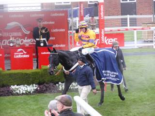 Race 3 r Gold Present winner.jpg