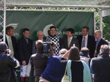 Sandown Park 25 Apr 09 The 1000 Club red.jpg