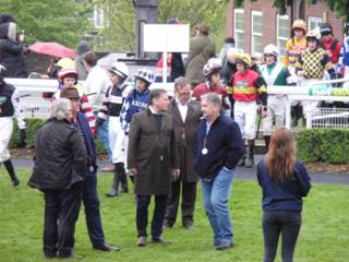 i Race 7 Jockeys arrive.jpg